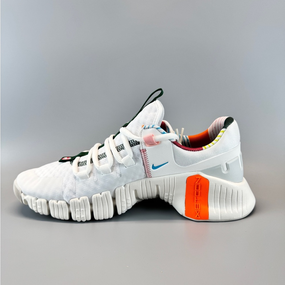 Nike Free Metcon 5 is White and Pink-Green Wmns Athletic Shoes - Picture 5 of 9